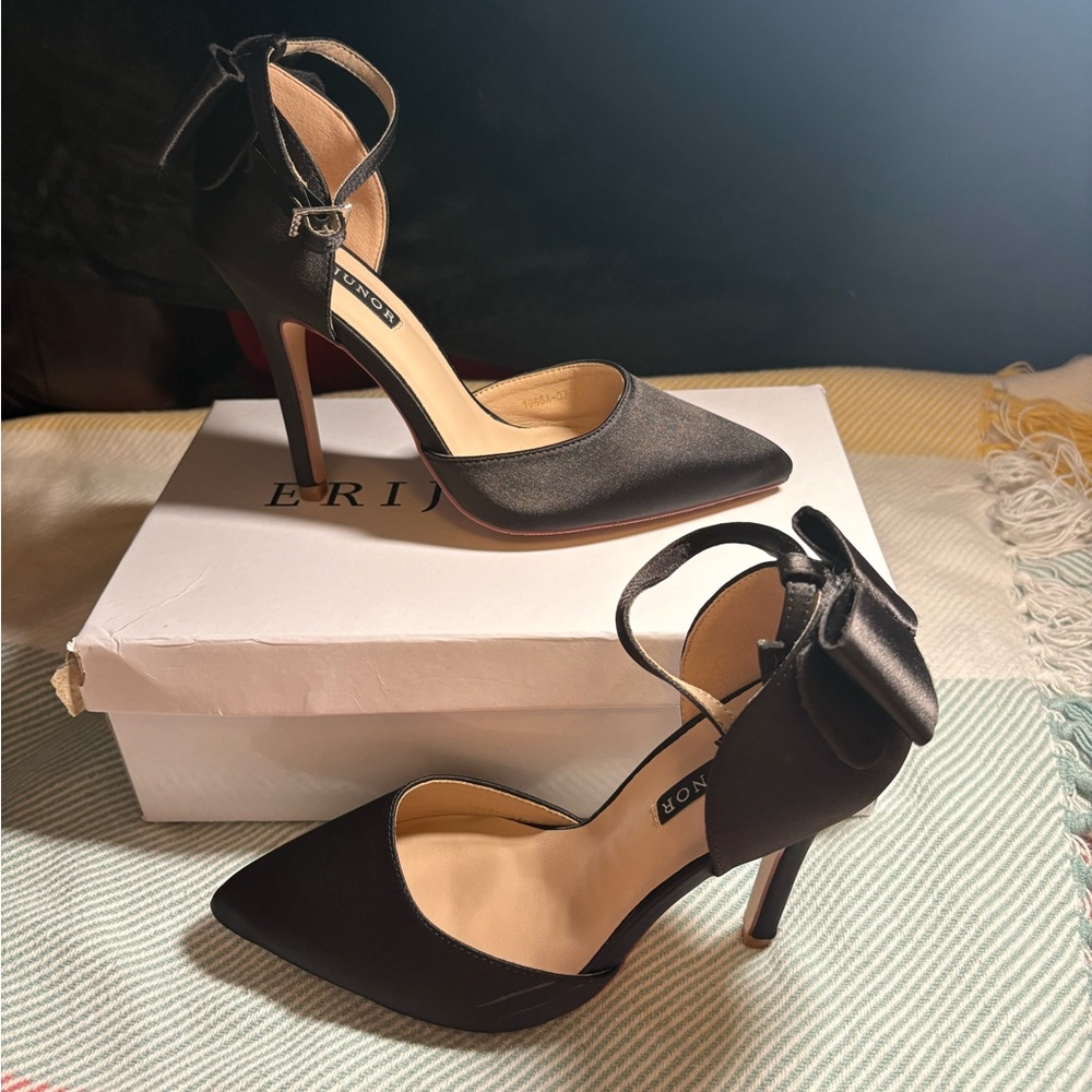 Erijunor satin high heels with ankle bow strap